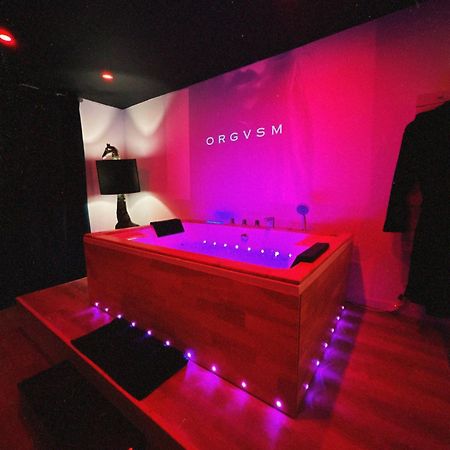 Love Room Haut De Gamme - L'Extase Avec Jacuzzi Violaines Exterior foto