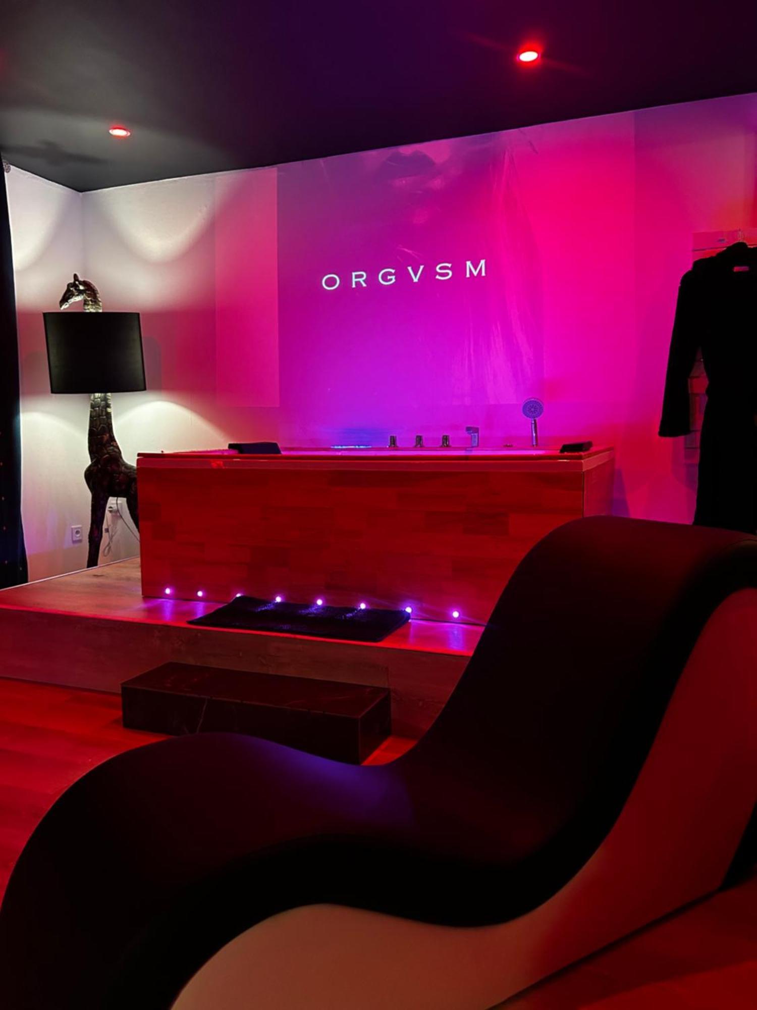 Love Room Haut De Gamme - L'Extase Avec Jacuzzi Violaines Exterior foto